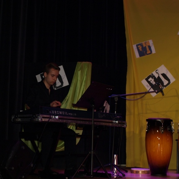 OLYMPUS DIGITAL CAMERA