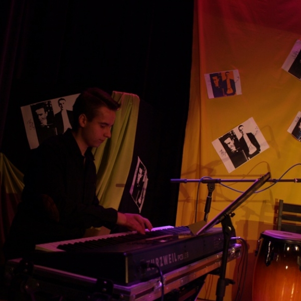 OLYMPUS DIGITAL CAMERA