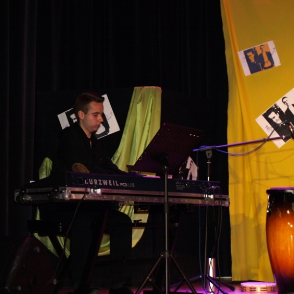 OLYMPUS DIGITAL CAMERA